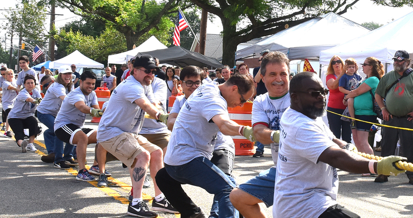 PSEG employees participating at volunteer event